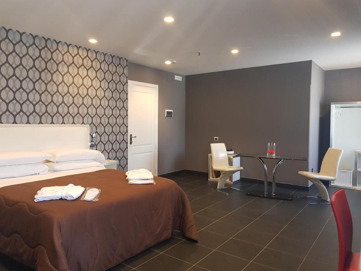 Hotel Europa Art קאסרטה מראה חיצוני תמונה