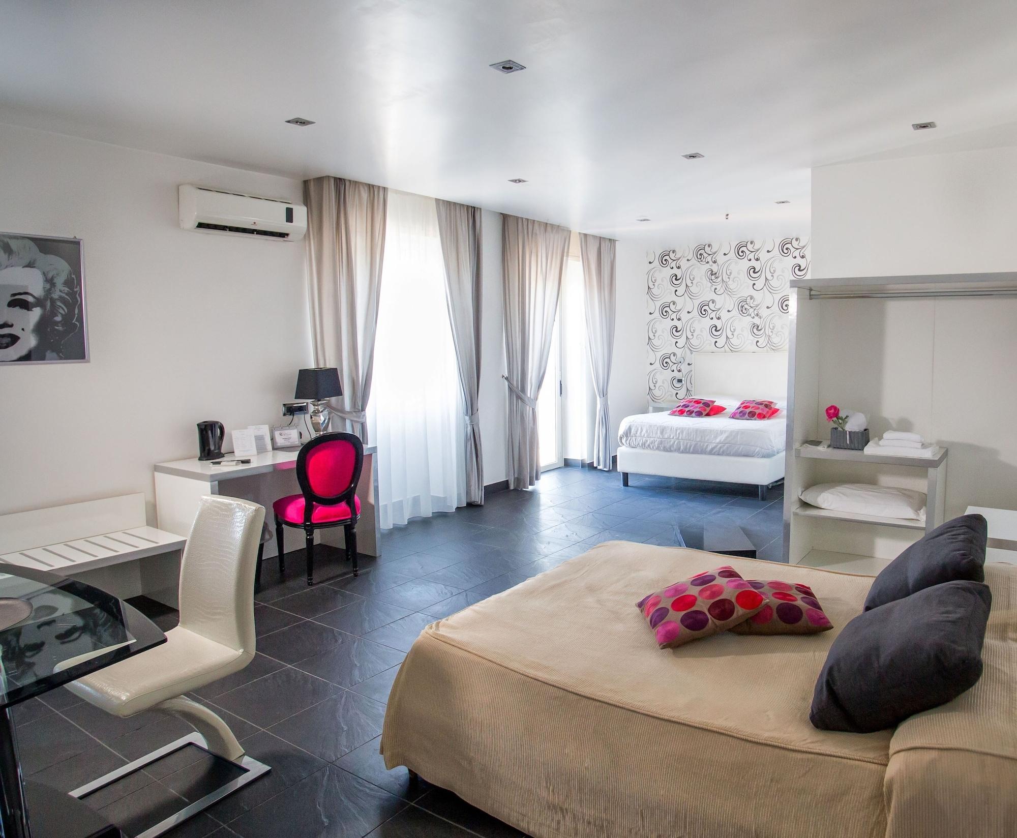 Hotel Europa Art קאסרטה מראה חיצוני תמונה